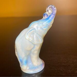 VTG • Sabino Art Glass Opalescent Crystal Small Elephant • Signed • France